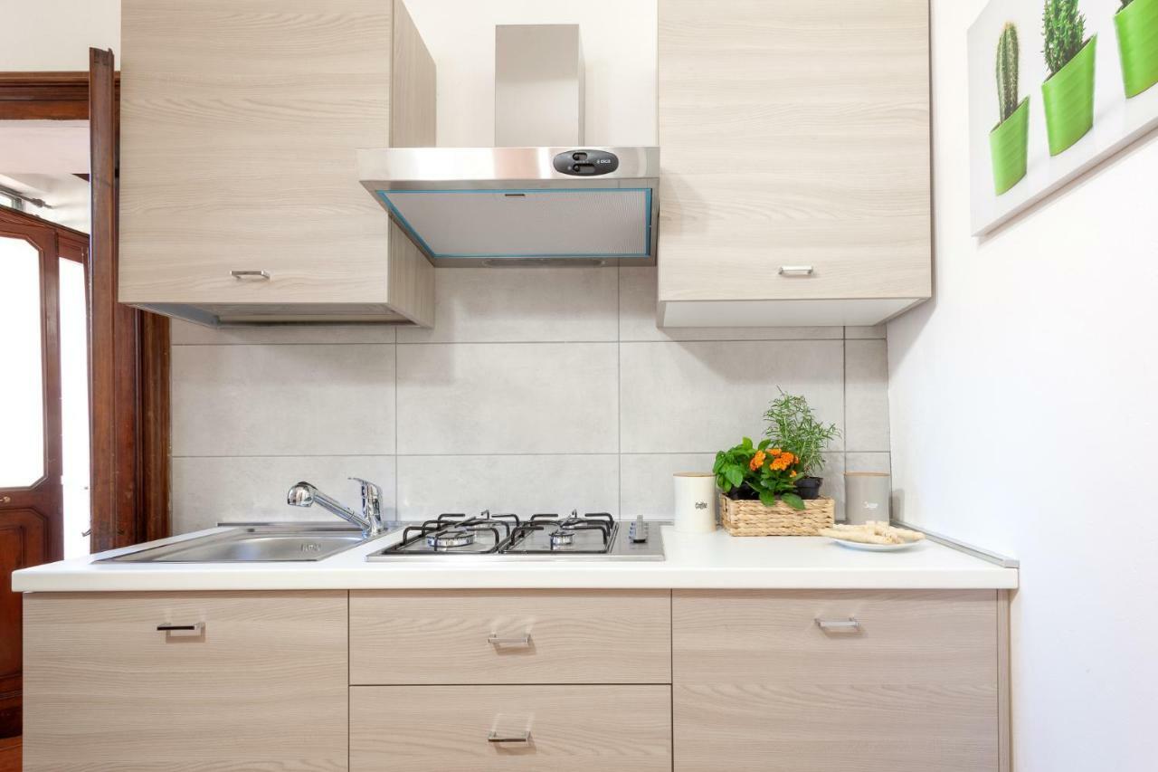 Duplex Apartment In Pieno Centro フェラーラ エクステリア 写真
