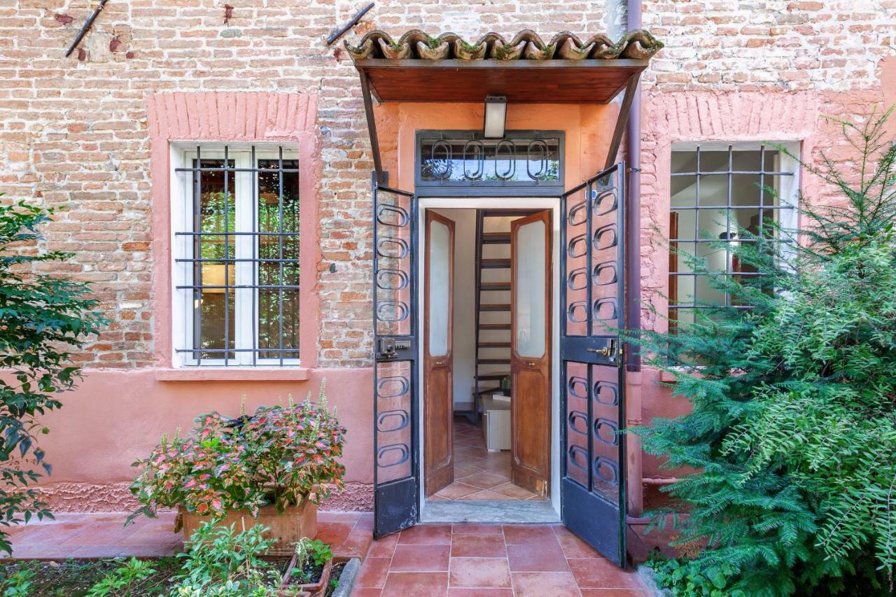 Duplex Apartment In Pieno Centro フェラーラ エクステリア 写真